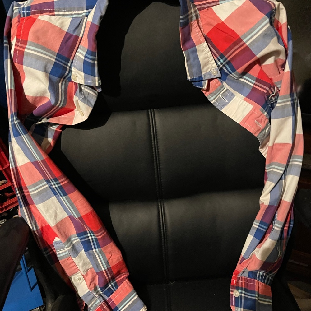 6 button downs - Picture 4 of 12